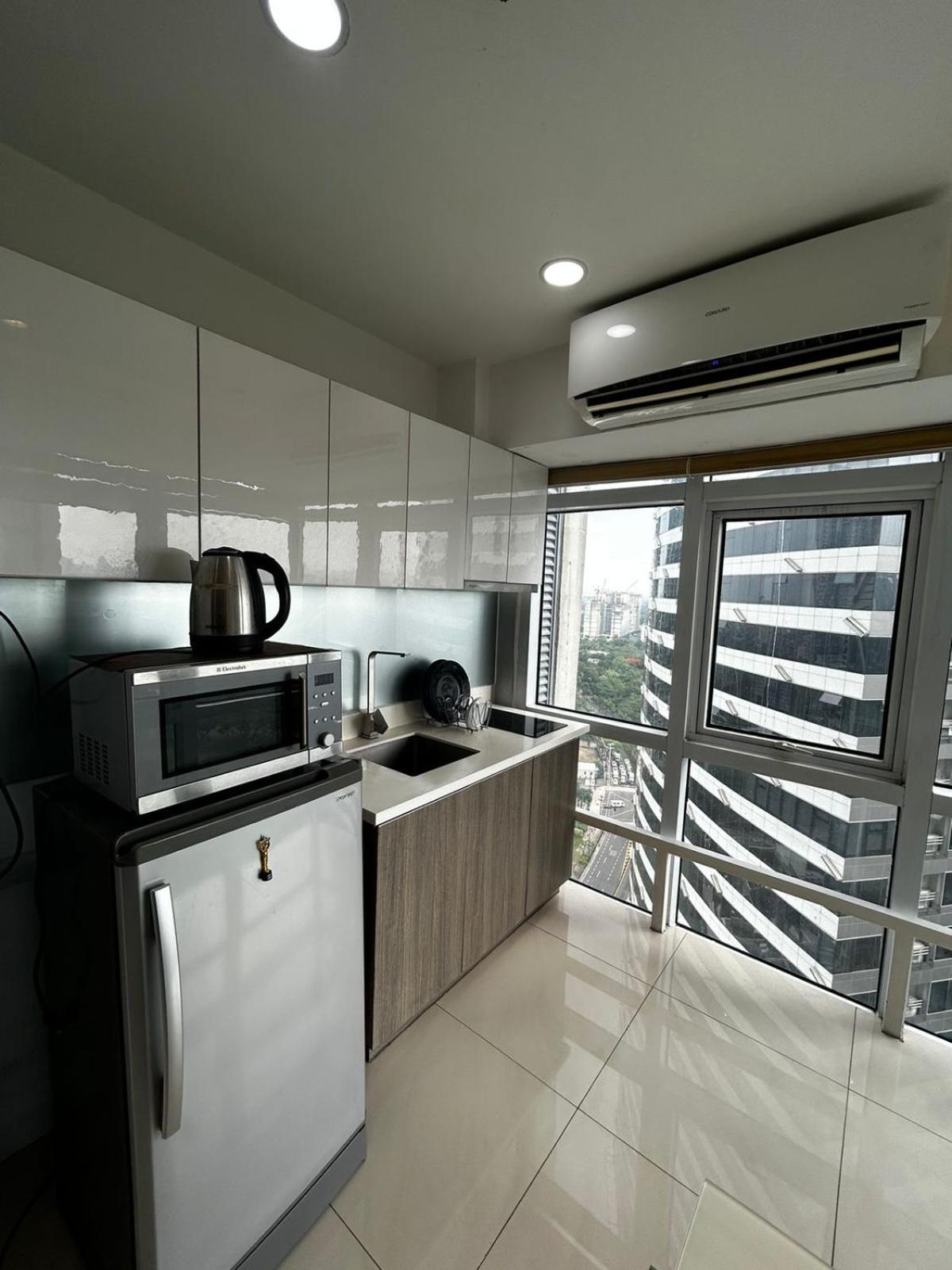 Oasis Regency @ Fort Victoria Bgc タギッグ エクステリア 写真